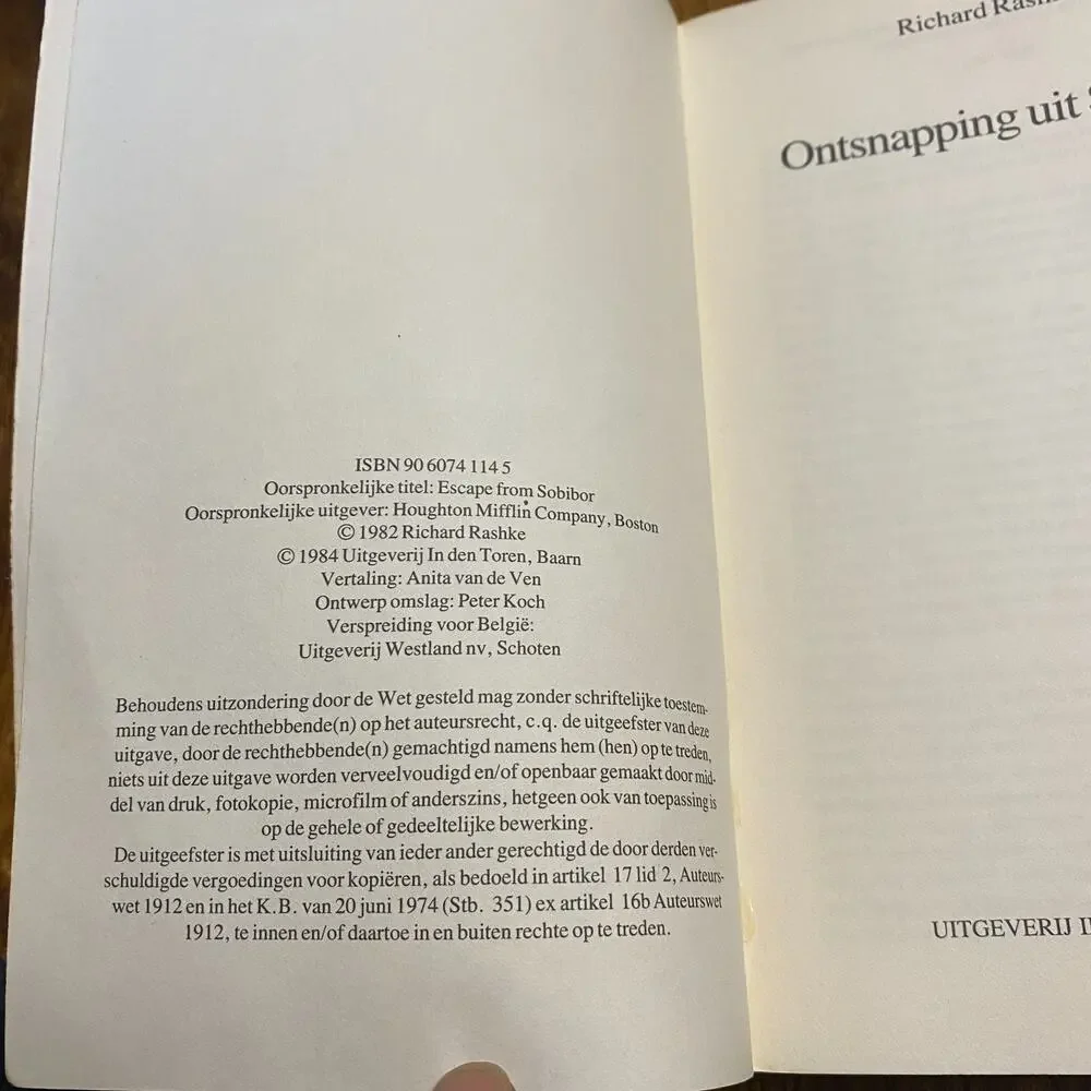 Outsnapping Uit Sobibor by Richard Rashke 1984
